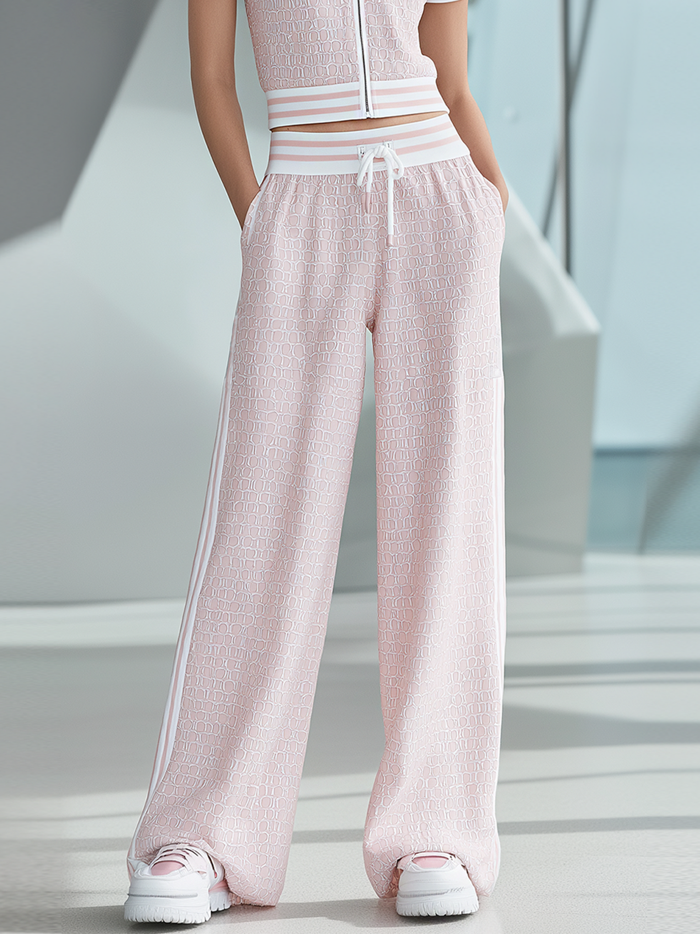 Women's Fashionable Pink Custom Printed Short-sleeved Zippered Casual Tracksuit